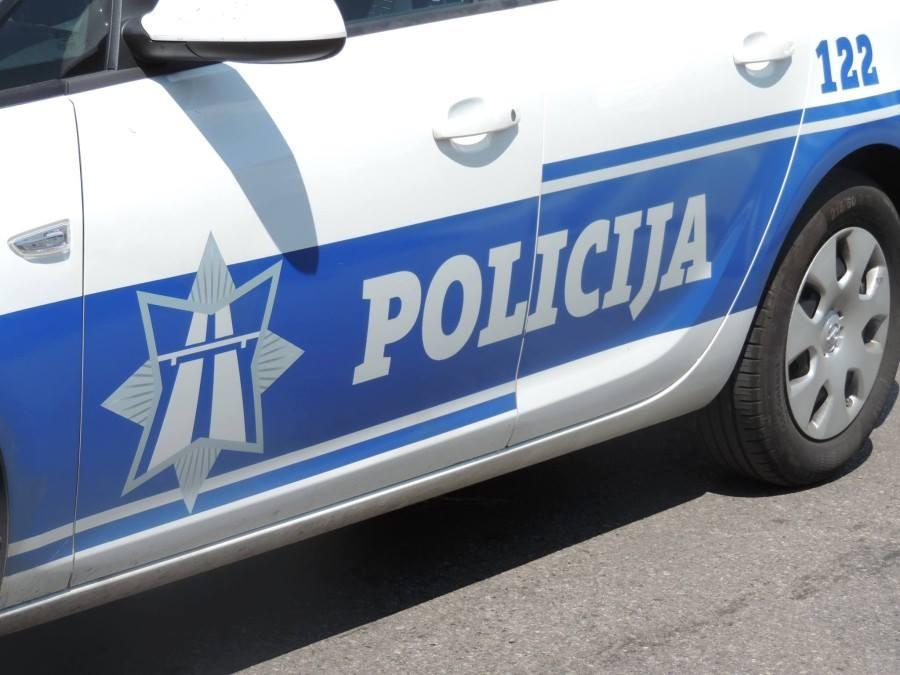 Policija po nalogu Višeg suda pretresla stan u Ulcinju: Pronašli kokain i marihuanu